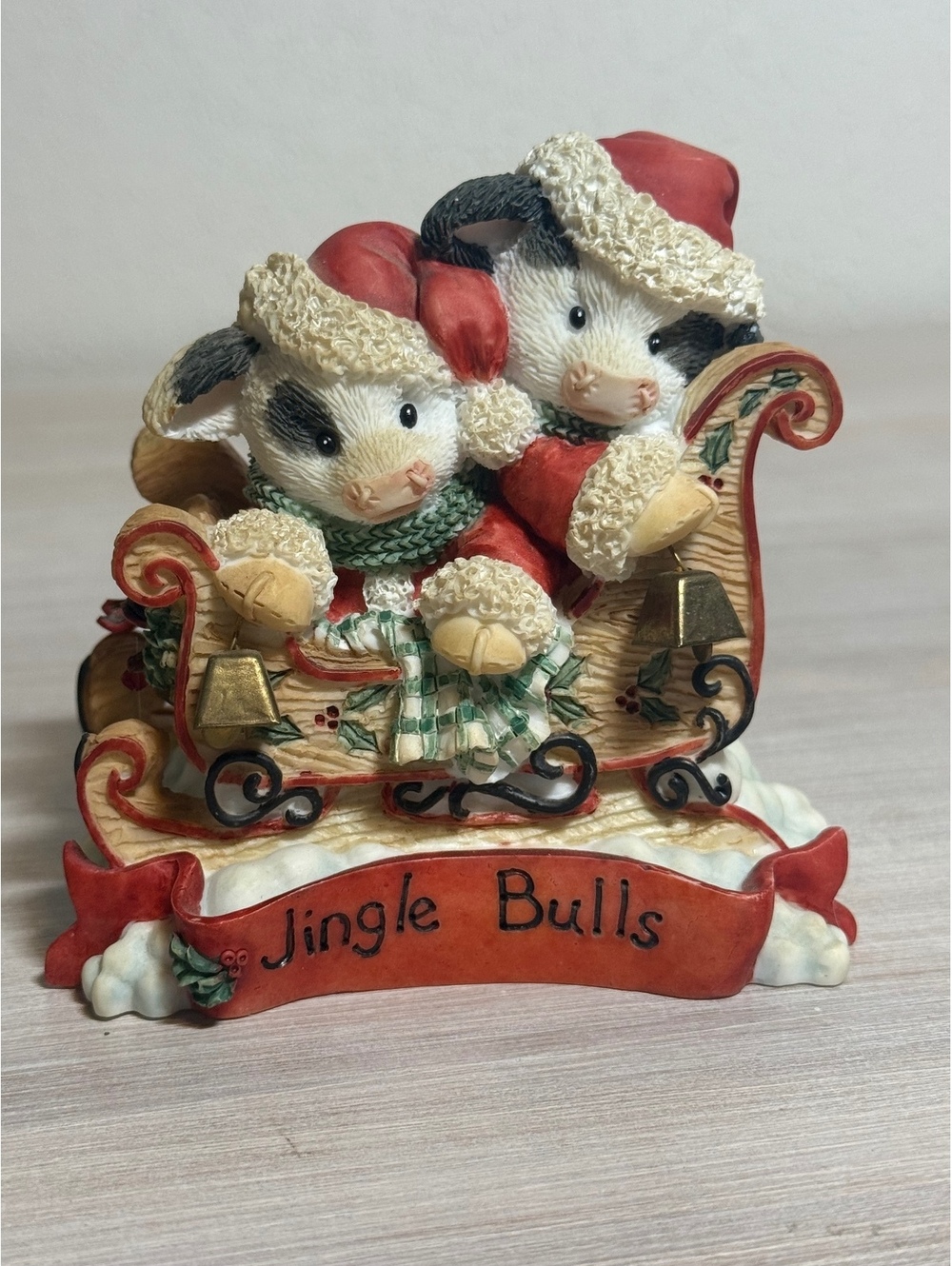 Marys MooMoos Jingle Bulls Christmas Sleigh Figurine 1997 #274380 Sound Untested